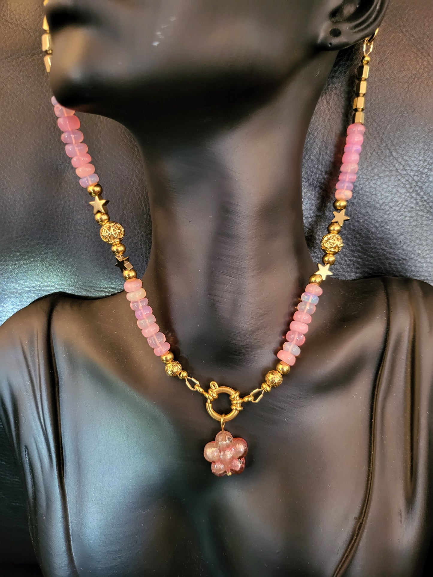 Collier Candy en perles d'opales roses d'Ethiopie