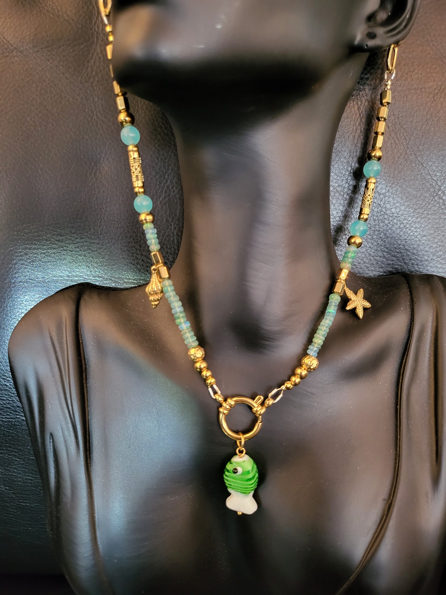 Collier Oceania en perles d'opale d'Ethiopie bleue verte