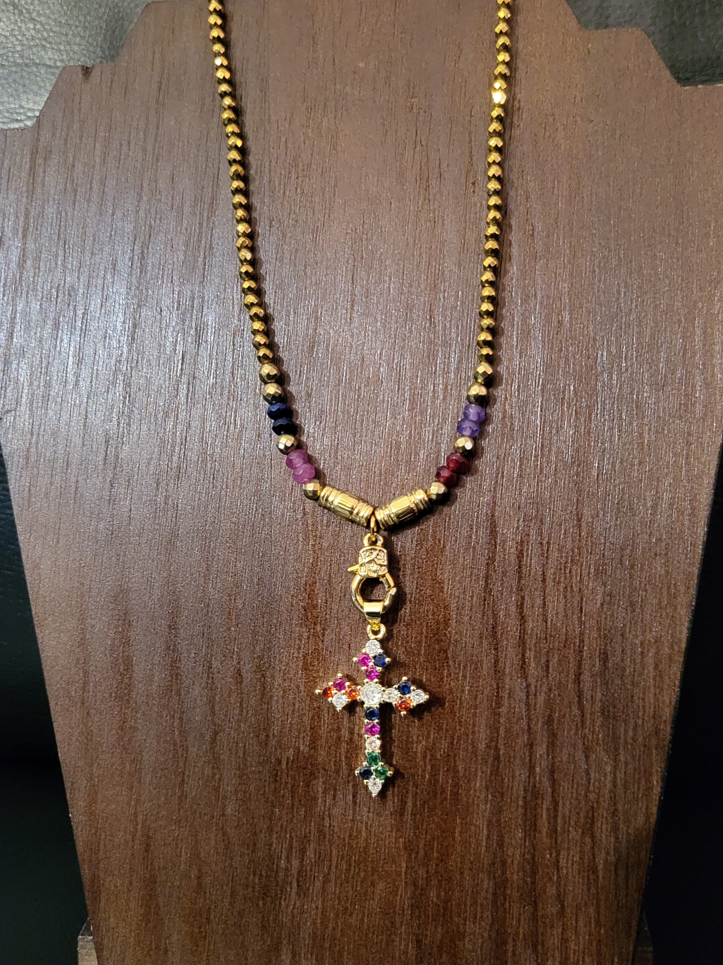 Collier Cross Rainbow