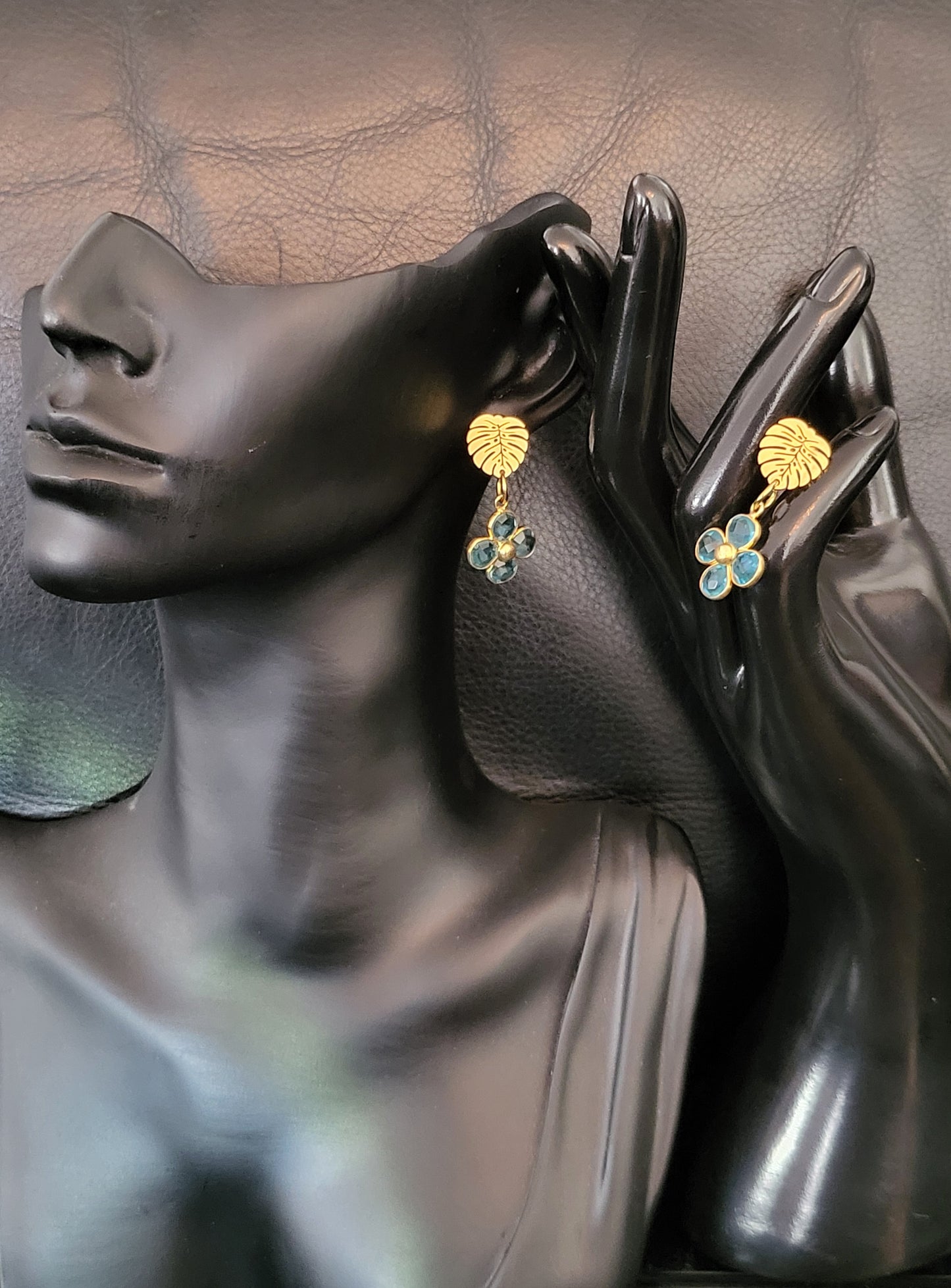 Boucles d'oreilles Fiora Blue Leave avec fleurs en topaze naturelle