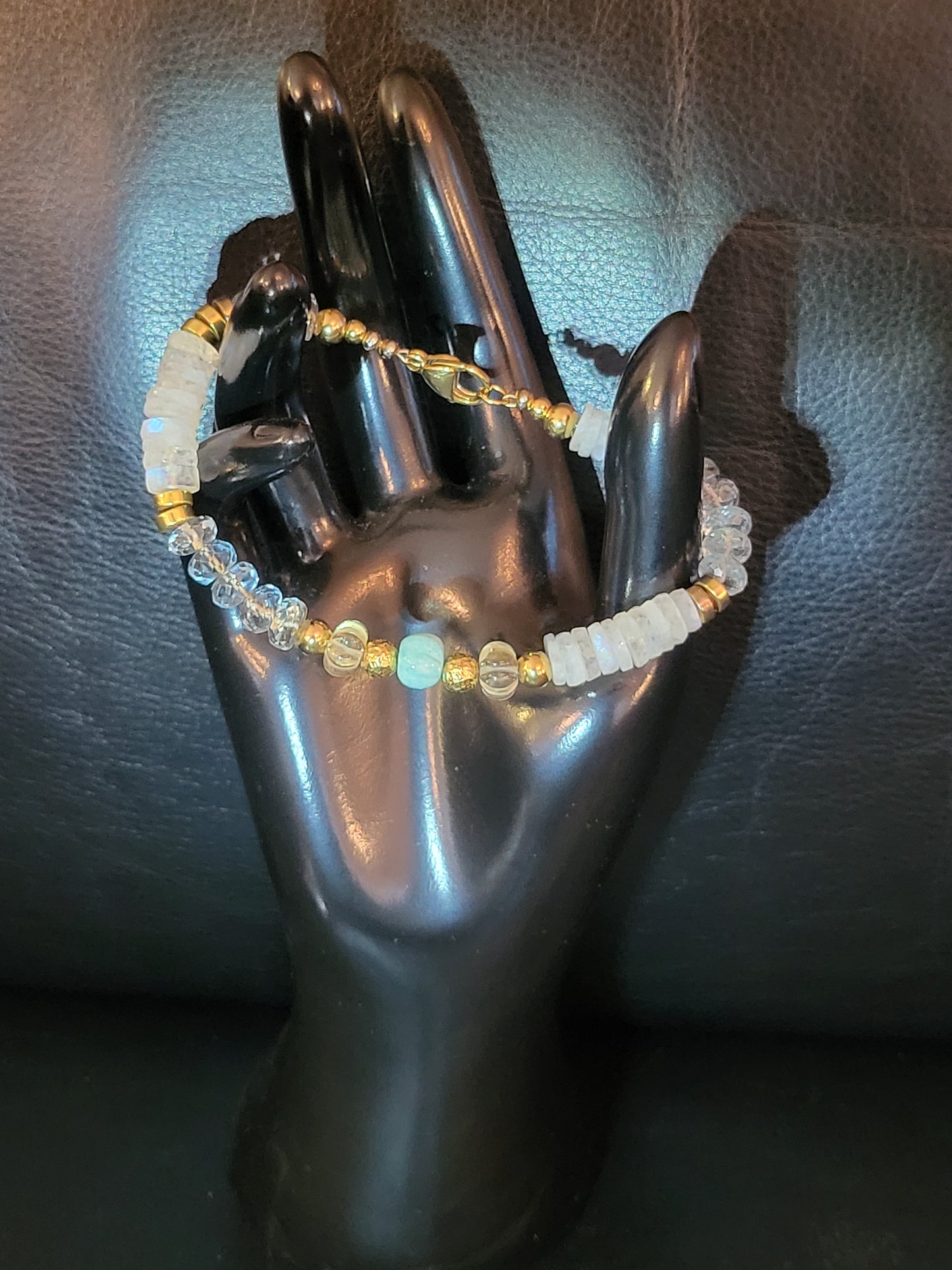 Bracelet Dream en perles de topaze bleue, pierre de lune, citrine, et turquoise