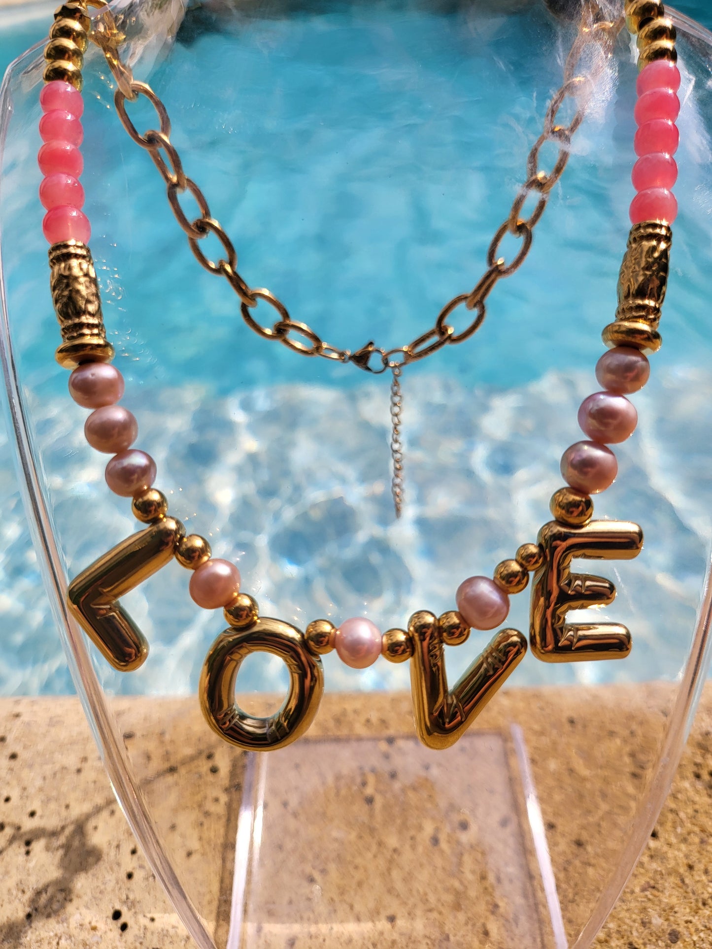 Collier Love en perles de culture roses pâles et agathes roses