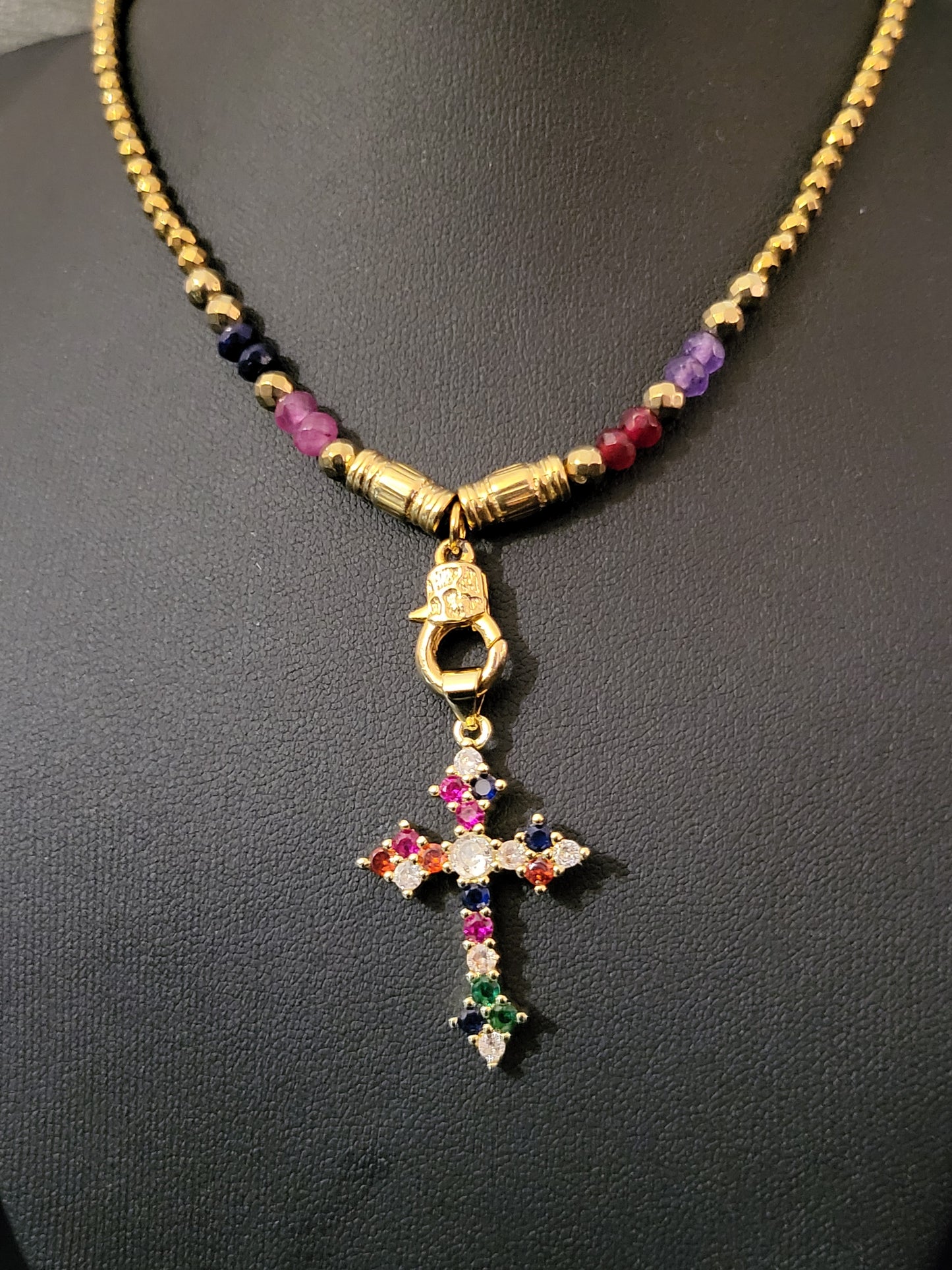 Collier Cross Rainbow