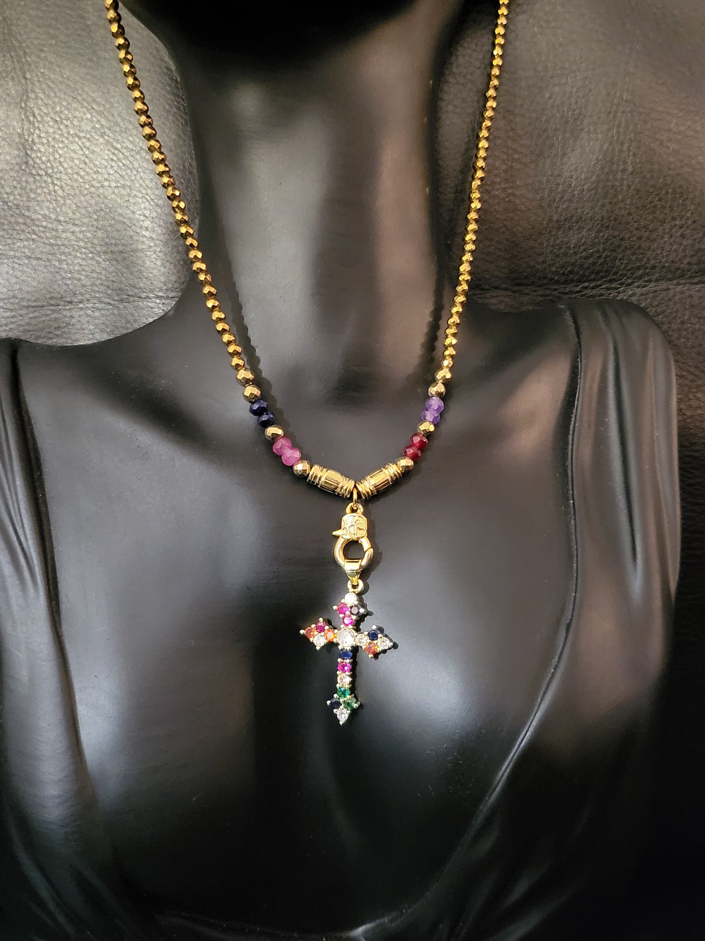 Collier Cross Rainbow