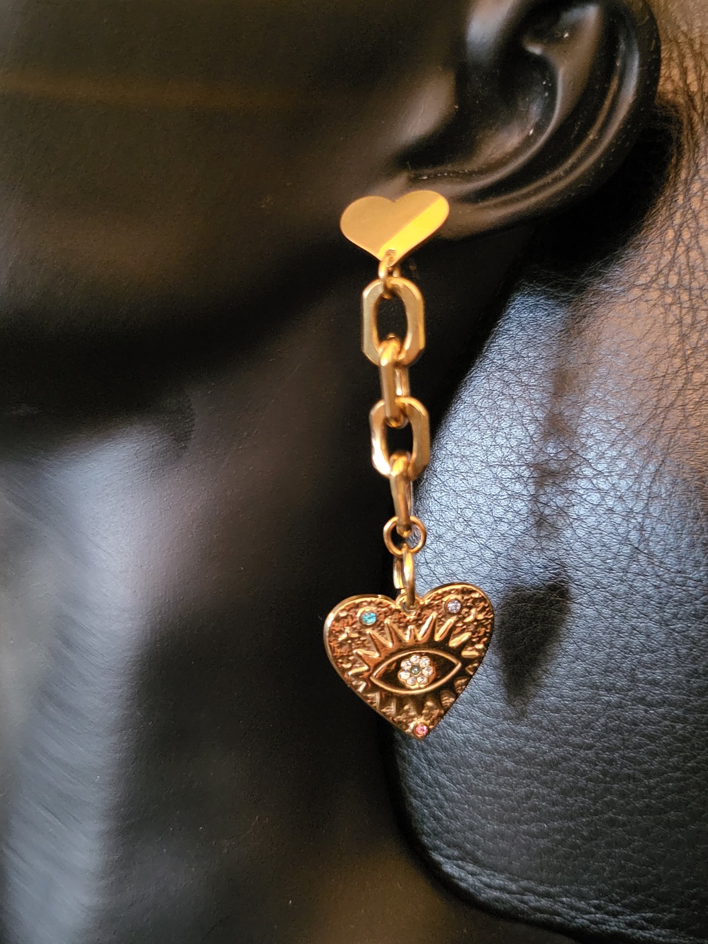 Boucles d'oreilles Arty avec Cœur incrusté de cristaux multicolores