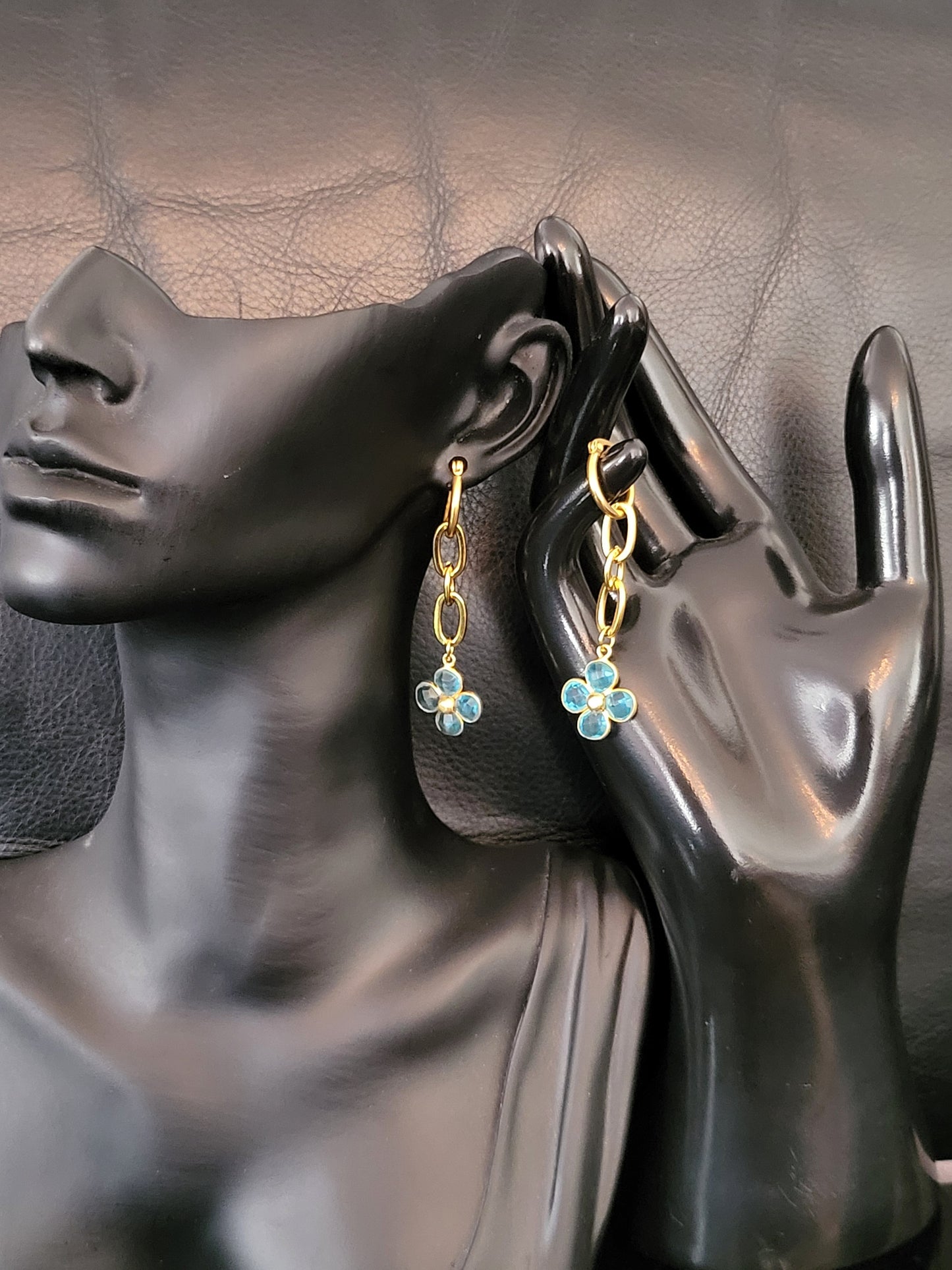 Boucles d'oreilles Fiora Blue Chain avec fleurs en topaze