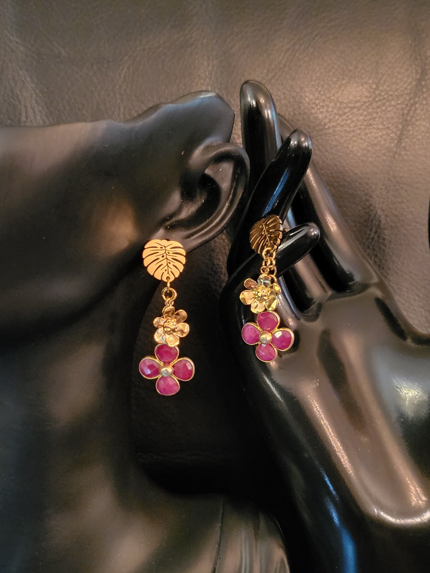 Boucles d'oreilles Fiora Red avec fleurs en grenats