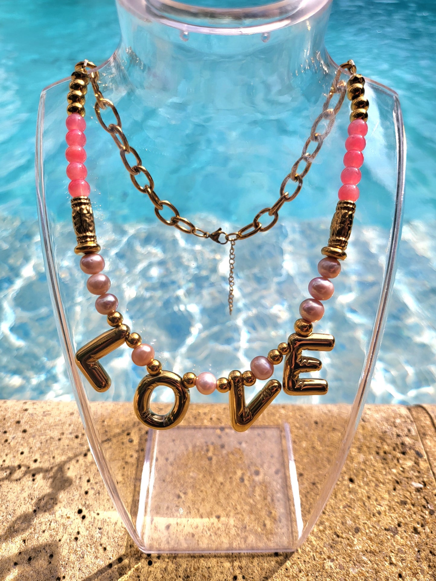 Collier Love en perles de culture roses pâles et agathes roses