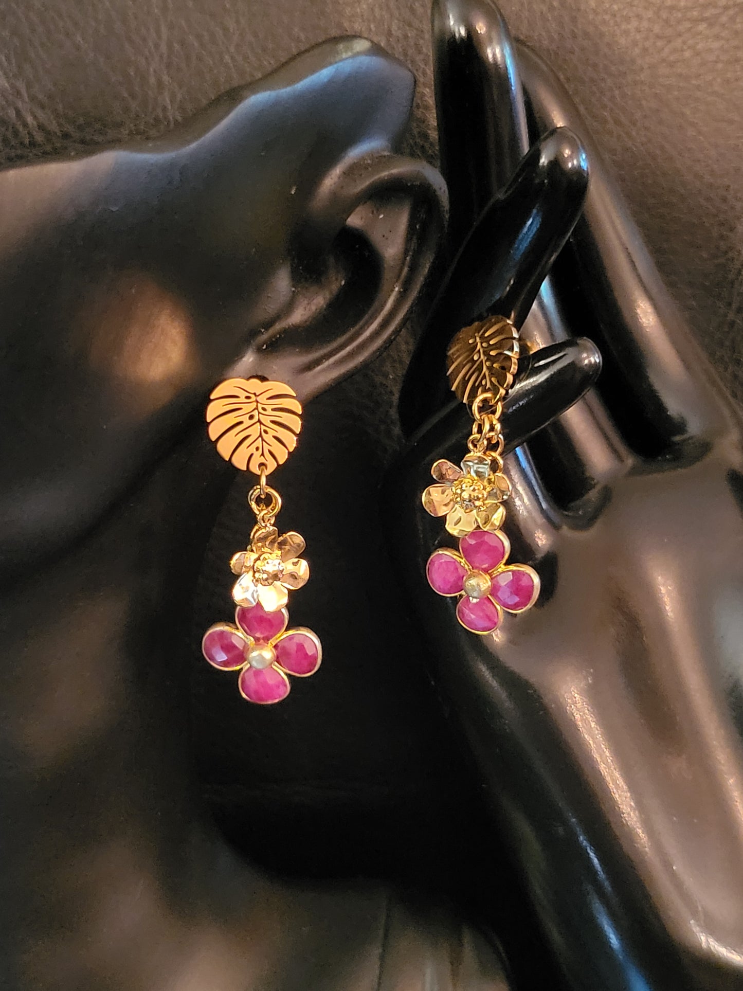 Boucles d'oreilles Fiora Red avec fleurs en grenats