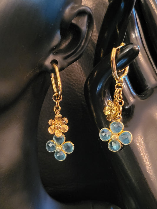 Boucles d'oreilles Fiora Blue avec fleurs en topaze