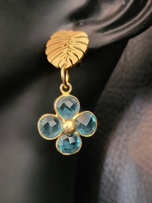 Boucles d'oreilles Fiora Blue Leave avec fleurs en topaze naturelle