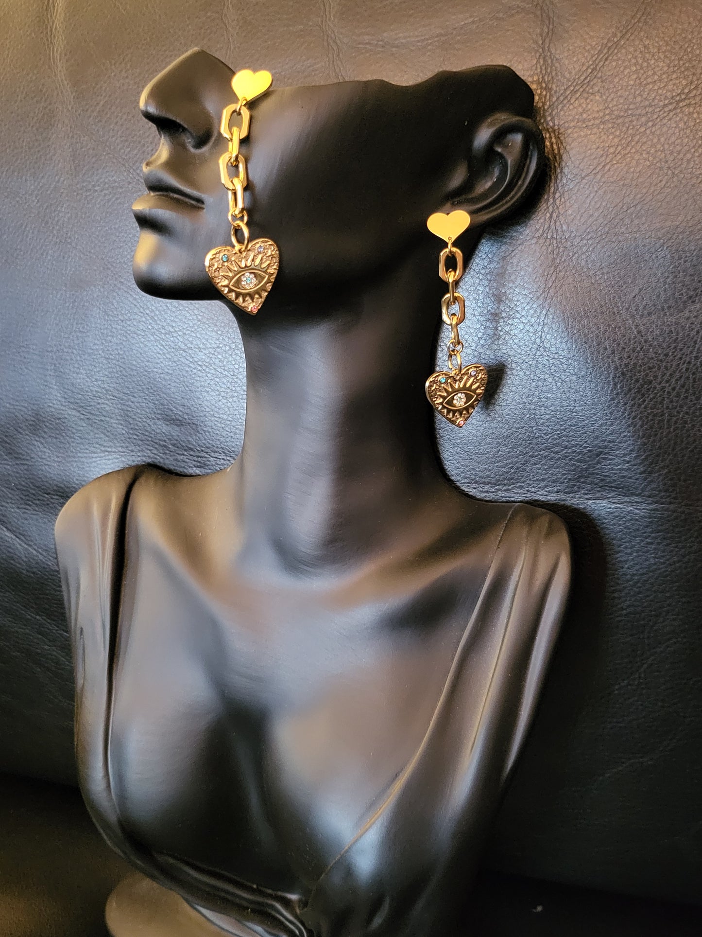 Boucles d'oreilles Arty avec Cœur incrusté de cristaux multicolores